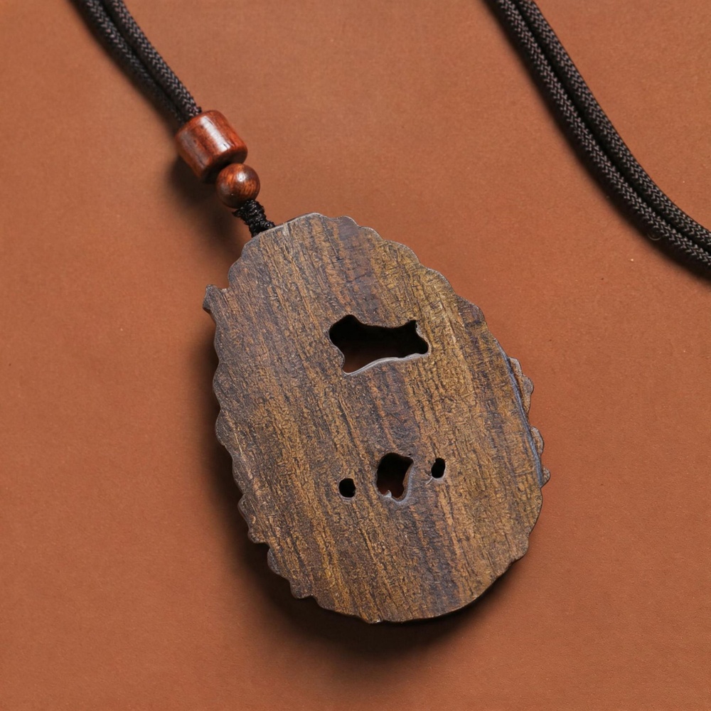 China traditional culture and art woodcarving crafts, wooden necklace accessories
